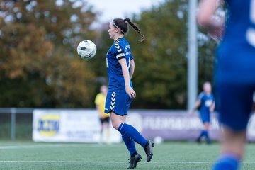 Bild 302 - F SSC Hagen Ahrensburg - SV Frisia 03 Risum-Lindholm : Ergebnis: 2:0